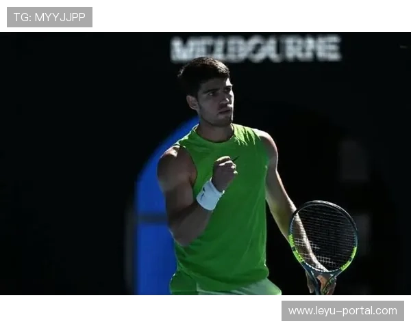 澳网阿尔卡拉斯直落三盘晋级，西班牙新星展现夺冠潜力